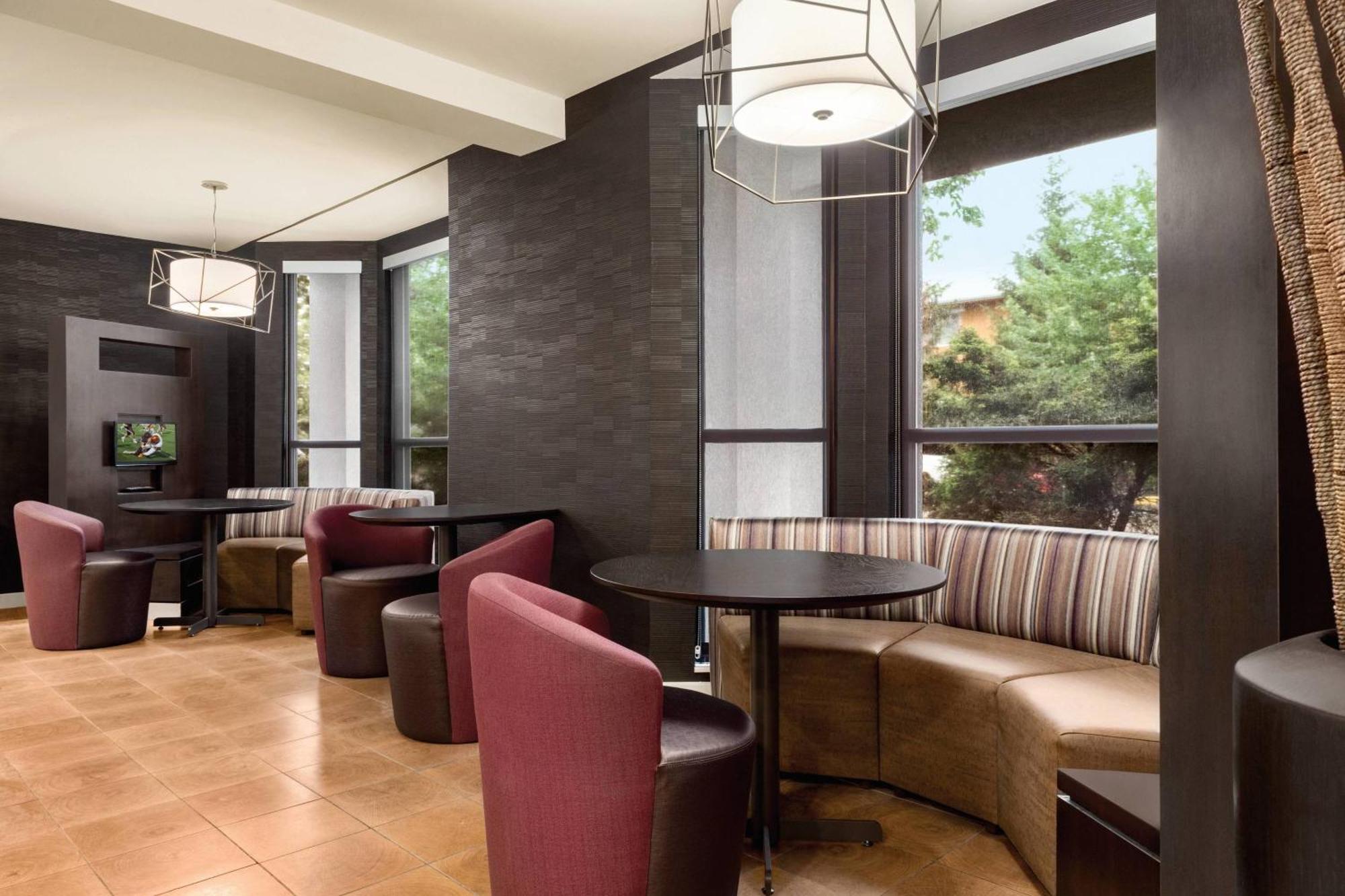 Courtyard By Marriott Dayton North Hotell Eksteriør bilde